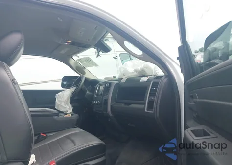 2022 Ram 1500 Classic Tradesman 4X2 8' Box from USA, damaged, VIN 3C6JR6DG9NG300845